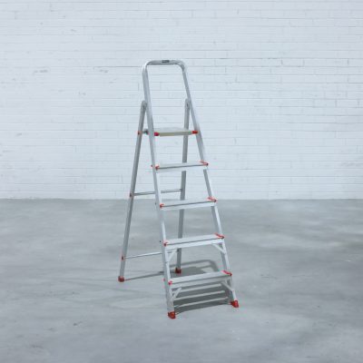 56.FOLDING LADDER